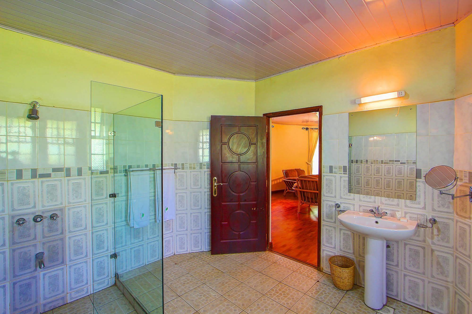 Poa Place Resort & Hotel - Where Nature Meets Comfort Eldoret Eksteriør billede