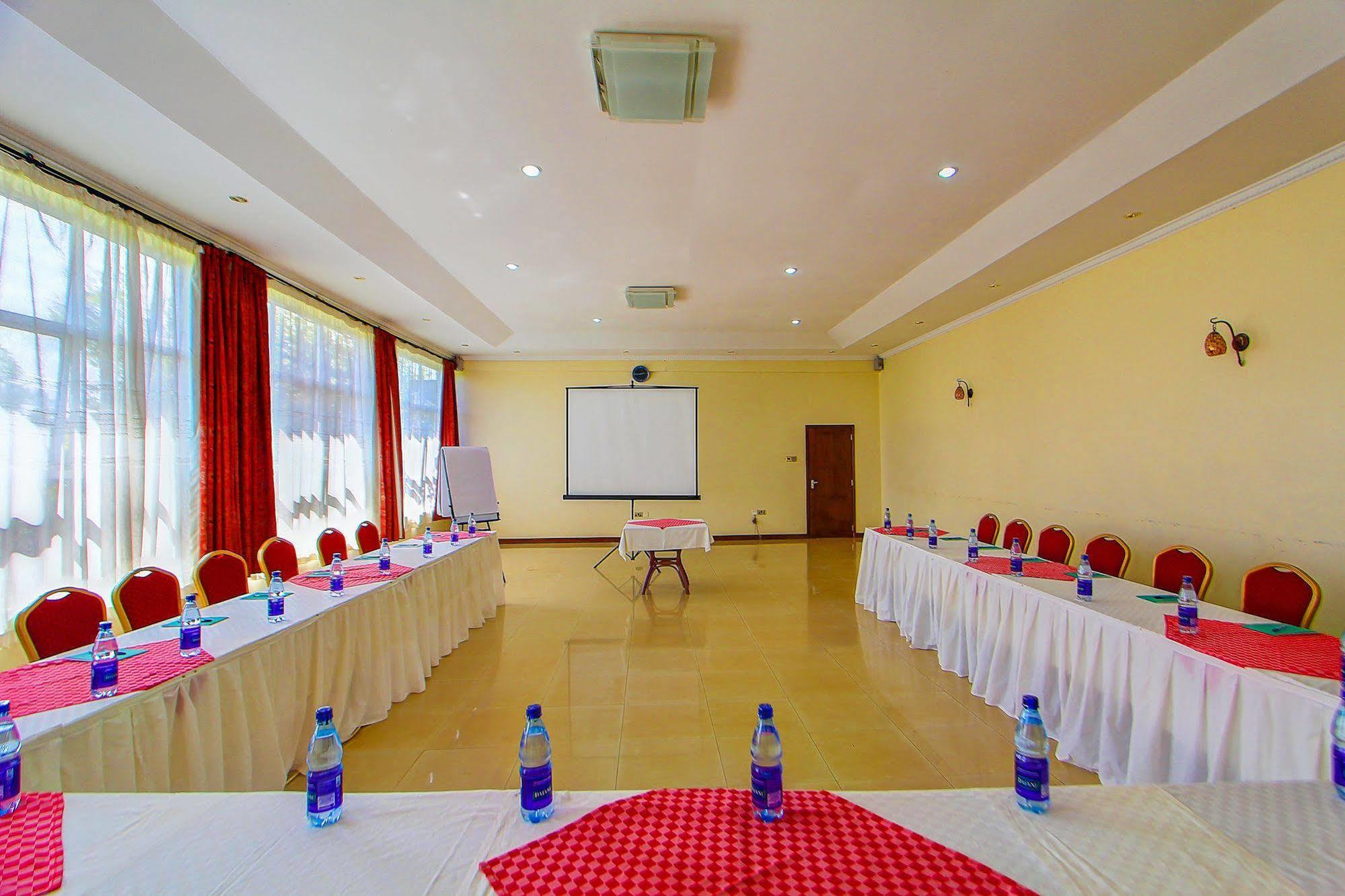 Poa Place Resort & Hotel - Where Nature Meets Comfort Eldoret Eksteriør billede